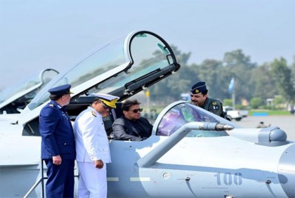 চীনের অত্যাধুনিক জে-১০সি যুদ্ধবিমান পেল পাকিস্তান (ভিডিও)