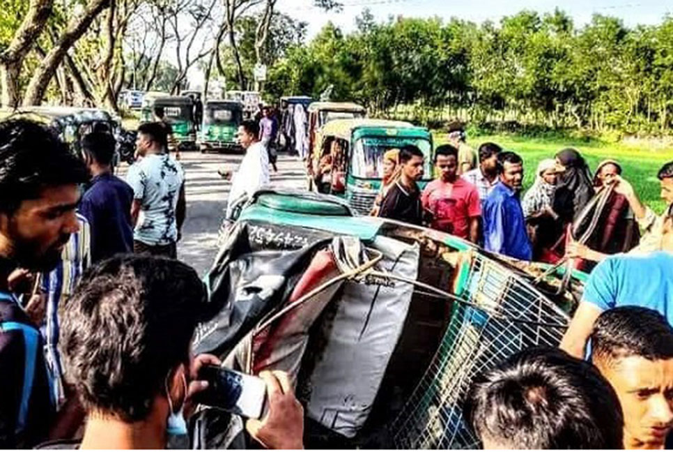 কসবায় সিএনজি উল্টে শিশু নিহত