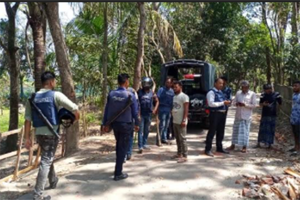 ফরিদপুরে দুই দলের সংঘর্ষে আহত ২০, বাড়িঘর ভাঙচুর