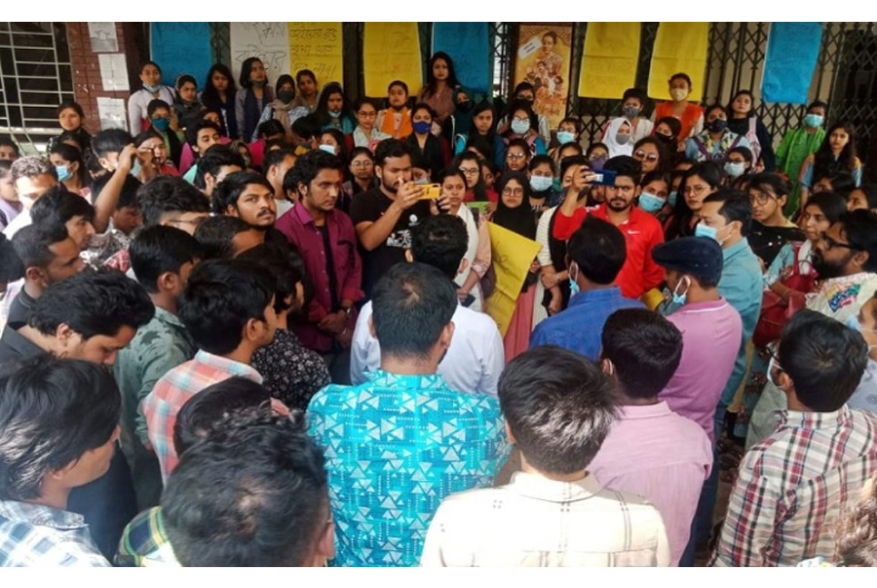 কবি নজরুল বিশ্ববিদ্যালয়ে ফের আন্দোলনে শিক্ষার্থীরা