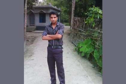 অপেক্ষার প্রহর গুনছেন হাদিসুরের মা-বাবা, জানাজার মাঠ-কবরস্থান প্রস্তুত

