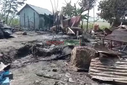কালকিনিতে অগ্নিকাণ্ডে ১২ ঘর পুরে ছাই