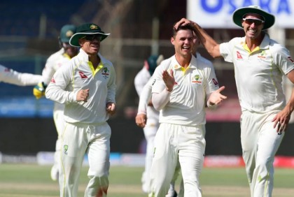 পাকিস্তানকে ফলোঅনের লজ্জা দিলো না অস্ট্রেলিয়া!