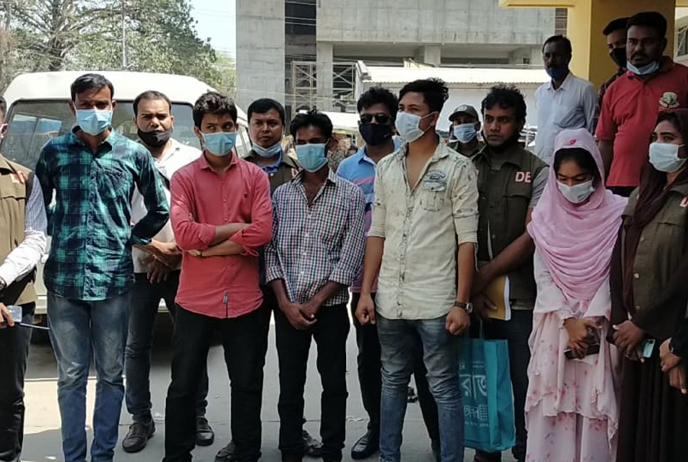 মেহেরপুর জেনারেল হাসপাতালে ৫ দালালকে জরিমানা