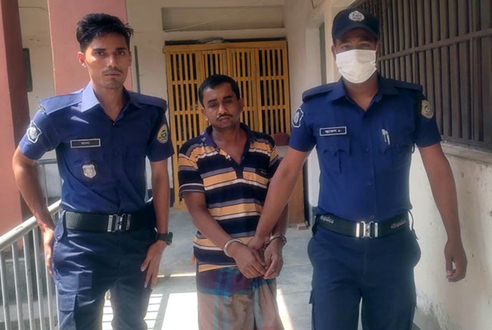 পিরোজপুরে হাতুড়ি দিয়ে পিটিয়ে স্ত্রীকে খুন, স্বামী গ্রেফতার 