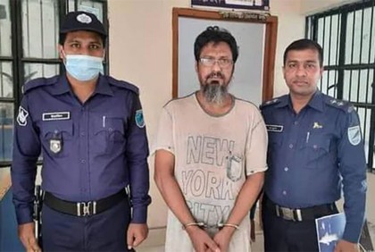 ১৭ বছরের সাজা এড়াতে আত্মগোপনে ১৮ বছর!