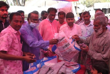 শৈলকূপায় অগ্নিকাণ্ডে ক্ষতিগ্রস্ত পরিবারের মাঝে সহায়তা প্রদান