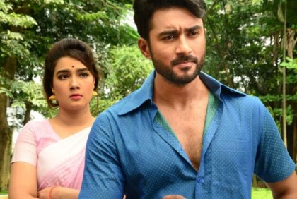 বিনা কর্তনে সেন্সর বোর্ডের ছাড়পত্র পেল রোশান-মাহির ‘আশির্বাদ’