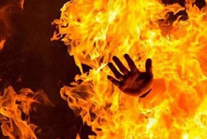 বসতঘরে আগুন লেগে প্রাণ গেল ঘুমন্ত শিশুর 