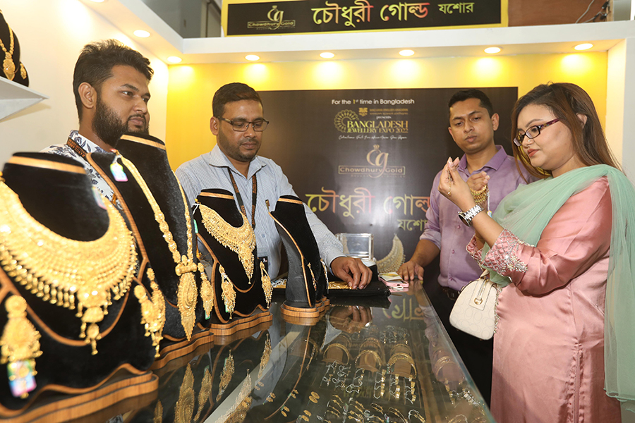 জুয়েলারি এক্সপোতে অফারের ছড়াছড়ি, দর্শনার্থীদের ঢল