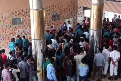 বরিশালে বঙ্গবন্ধুর জন্মদিনের অনুষ্ঠানে ছাত্রলীগের দু’পক্ষের উত্তেজনা