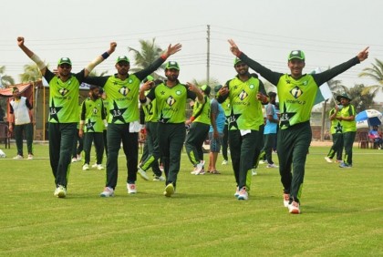 ভারতকে উড়িয়ে ফাইনালে পাকিস্তান