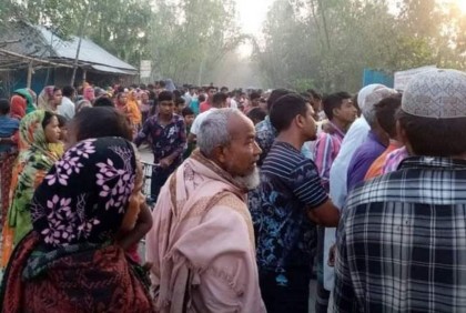 হাত-পা বেঁধে বস্তায় ভরে ব্রিজ থেকে ফেলা হলো যুবককে 

