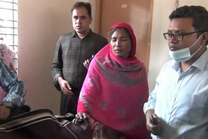 কুড়িগ্রামে হাসপাতালের ওষুধ পাচারের সময় নারী আটক