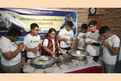 জাতীয় শিশু দিবসে স্টেপ অ্যাহেড বাংলাদেশের খাদ্য বিতরণ কর্মসূচি 

