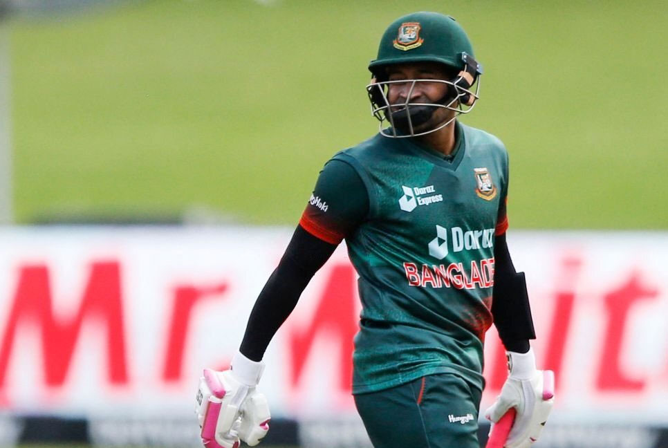 মুশফিক কী আবারও ভুল করলেন?