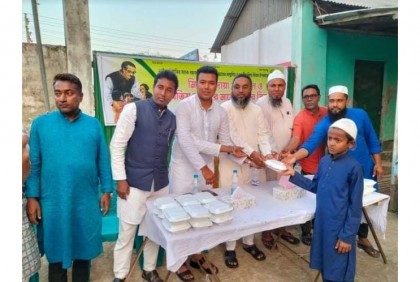 ভালুকায় বঙ্গবন্ধুর জন্মদিন উপলক্ষে এতিমদের মাঝে খাবার বিতরণ