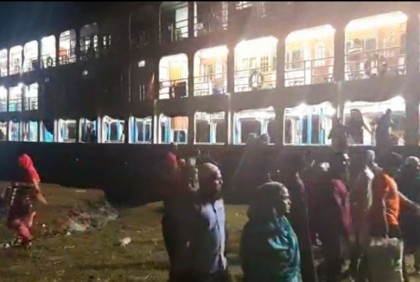 নলছিটিতে যাত্রীবাহী লঞ্চের ধাক্কায় বালু বোঝাই বাল্কহেড ডুবি