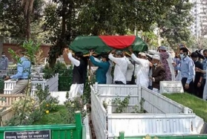 সাবেক রাষ্ট্রপতি শাহাবুদ্দিন আহমেদের দাফন সম্পন্ন

