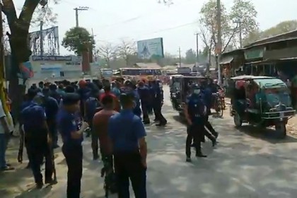 লালমনিরহাটে শ্রমিকের দুই গ্রুপের মধ্যে ধাওয়া-পাল্টা ধাওয়া, আহত ৫