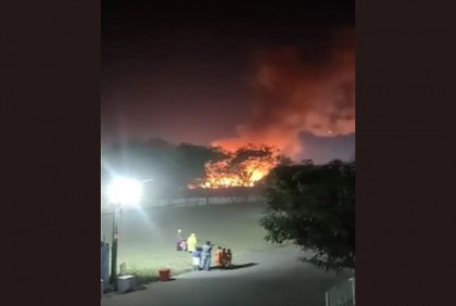 কল্যাণপুরে বস্তিতে আগুন

