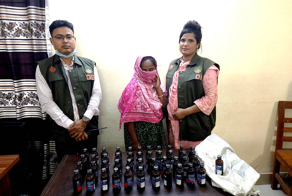 রংপুরে মাদকদ্রব্য বহন ও বিক্রি করছে একাধিক নারী সিন্ডিকেট