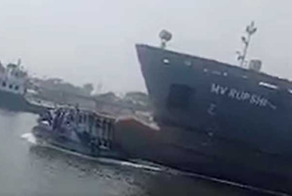 শীতলক্ষ্যায় লঞ্চডুবি : কার্গো জাহাজের মাস্টারসহ ৮ জন রিমান্ডে

