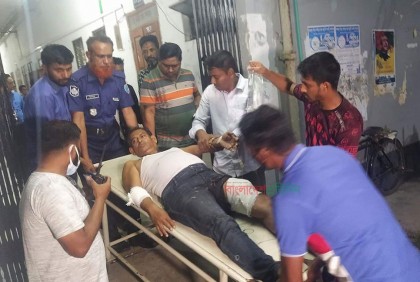 বাগেরহাটে সন্ত্রাসী হামলায় পুলিশের এসআই গুরুতর আহত
