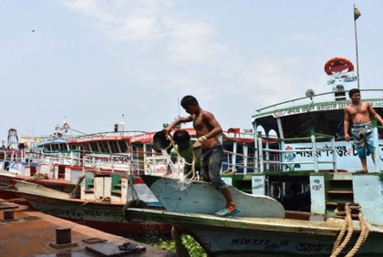 নারায়ণগঞ্জ-মুন্সীগঞ্জ রুটে লঞ্চ চলাচল বন্ধ ঘোষণা