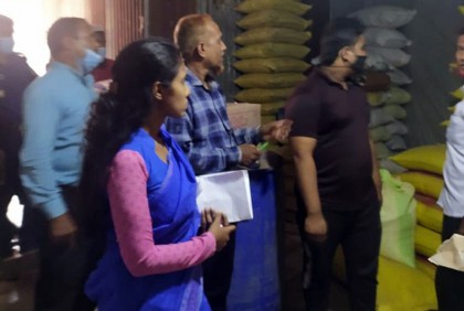 মোরেলগঞ্জে ছোলা মজুদের দায়ে ৮০ হাজার টাকা জরিমানা