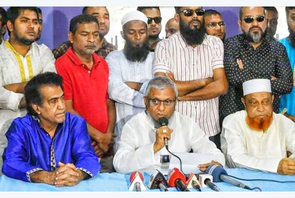 ‘কেন্দ্রের চাপে’ প্রার্থিতা প্রত্যাহার করলেন মেয়র আরিফ!