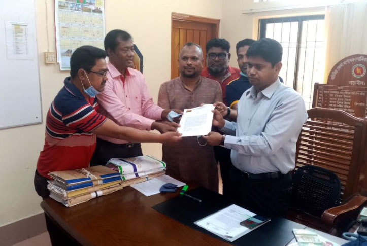  দ্রব্যমূল্যের ঊর্দ্ধগতির প্রতিবাদে নড়াইল জেলা বিএনপির স্মারকলিপি প্রদান