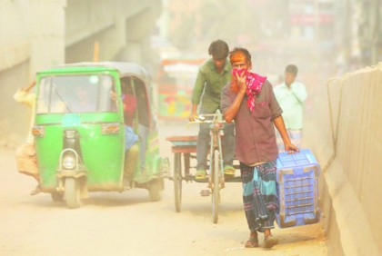 বায়ুদূষণের শীর্ষে বাংলাদেশ, দ্বিতীয় ঢাকা


