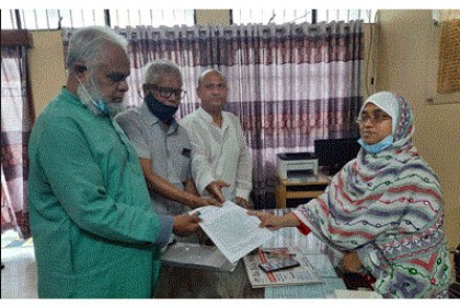 দ্রব্যমূল্য বৃদ্ধিতে জেলা প্রশাসক বরাবর নাটোরে বিএনপির স্মারকলিপি বিএনপি