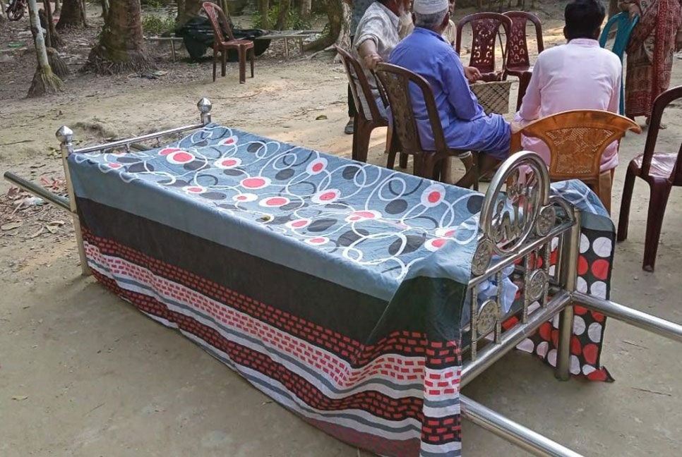 সম্পত্তি নিয়ে সন্তানদের বিরোধ, ২২ ঘণ্টা পর বাবার লাশ দাফন