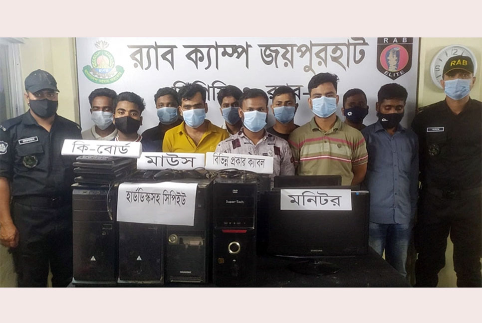 ১০ পর্নোগ্রাফি ভিডিও সরবরাহকারী আটক