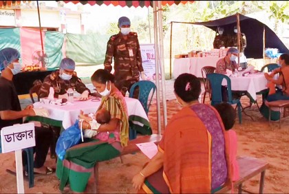 খাগড়াছড়িতে দুর্গম এলাকায় সেনাবাহিনীর মেডিকেল ক্যাম্প