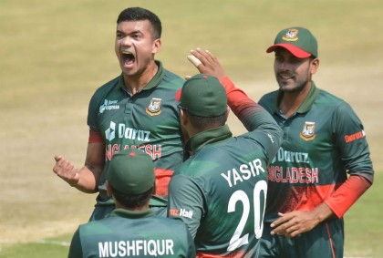 তাসকিনের পঞ্চম শিকার, পেস দাপটে বিপাকে প্রোটিয়ারা