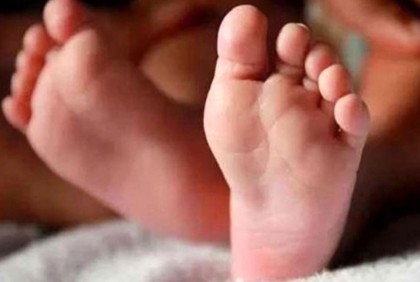 চাঁদপুরে বিক্রি হওয়া শিশু মায়ের কোলে