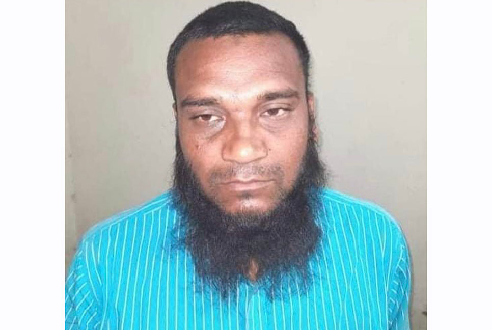 পুলিশে চাকরির প্রলোভন দেখিয়ে টাকা আদায়, প্রতারক আটক
