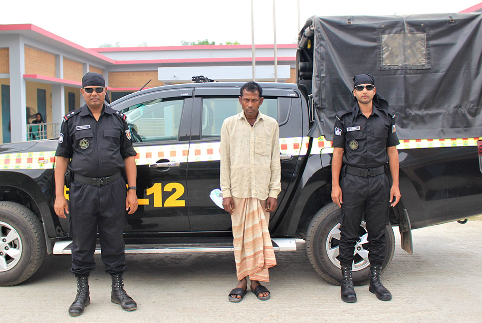 সিরাজগঞ্জে গাঁজাসহ মাদক ব্যবসায়ী আটক
