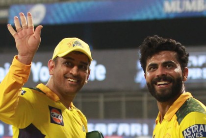 ১৪ বছর পর চেন্নাইয়ের অধিনায়কত্ব ছাড়লেন ধোনি, নতুন অধিনায়ক কে?
