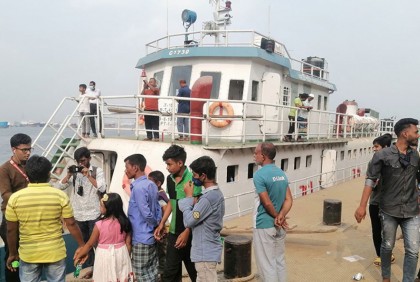 নারায়ণগঞ্জে লঞ্চের পরিবর্তে সি-ট্রাক চলাচল