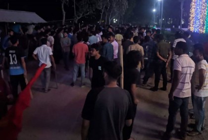 মাইকিং করে ইবি শিক্ষার্থীদের ওপর স্থানীয়দের হামলা, আহত ২০