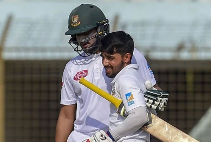 সাকিব দলে থাকলে কেন মুমিনুলের হাসি পায়?