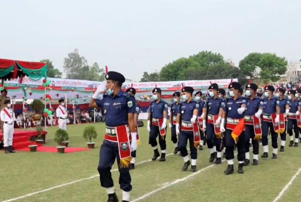 নানা কর্মসূচিতে সিরাজগঞ্জে জাতীয় দিবস উদযাপন