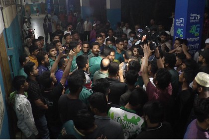 বরিশাল নদী বন্দরে বিশ্ববিদ্যালয়ের ৩ শিক্ষার্থীকে মারধর