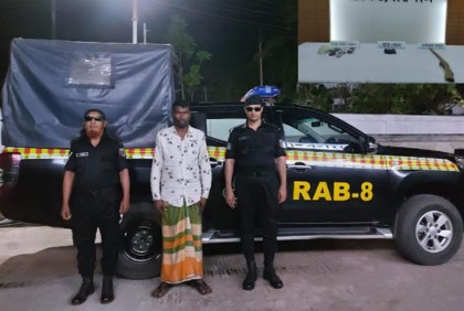 গৌরনদীতে অস্ত্র ও বিস্ফোরকসহ একজন আটক