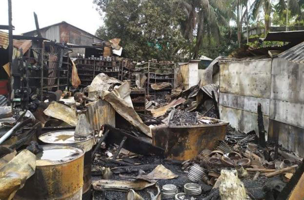 চরফ্যাশনে অগ্নিকাণ্ডে ১২ দোকান পুড়ে ছাই