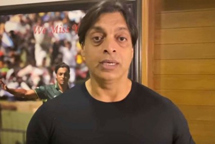 ক্ষোভ উগরে বাবরদের সাহস নিয়ে প্রশ্ন তুললেন শোয়েব আখতার